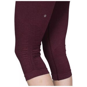 Lululemon Size 4 Yoga Wine Ribbed 3/4 Ruched Leggings